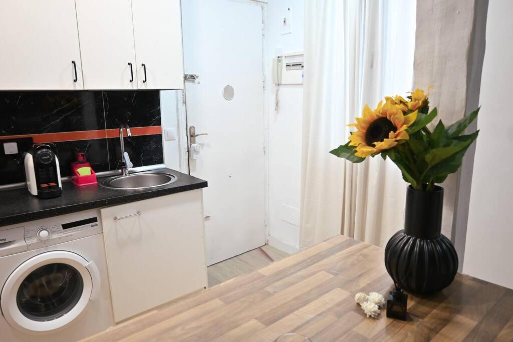 Agradable Apartamento Temporal De 1 Dormitorio En Madrid Pez30 Exterior foto